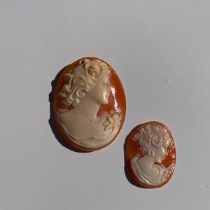 Set of 2 Antique/Vintage carved shell cameos